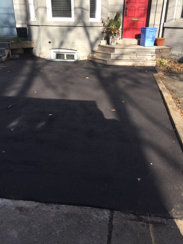 Mikes Paving Sealing and Repairs | 107 Forest Rd, Brantford, ON N3S 7L5, Canada | Phone: (519) 751-4759