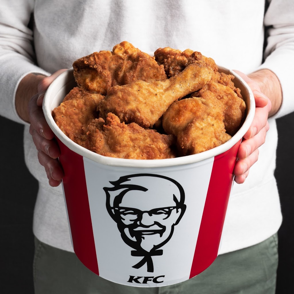 KFC | 20 Crowfoot Crescent NW, Calgary, AB T3G 3T2, Canada | Phone: (403) 239-6665