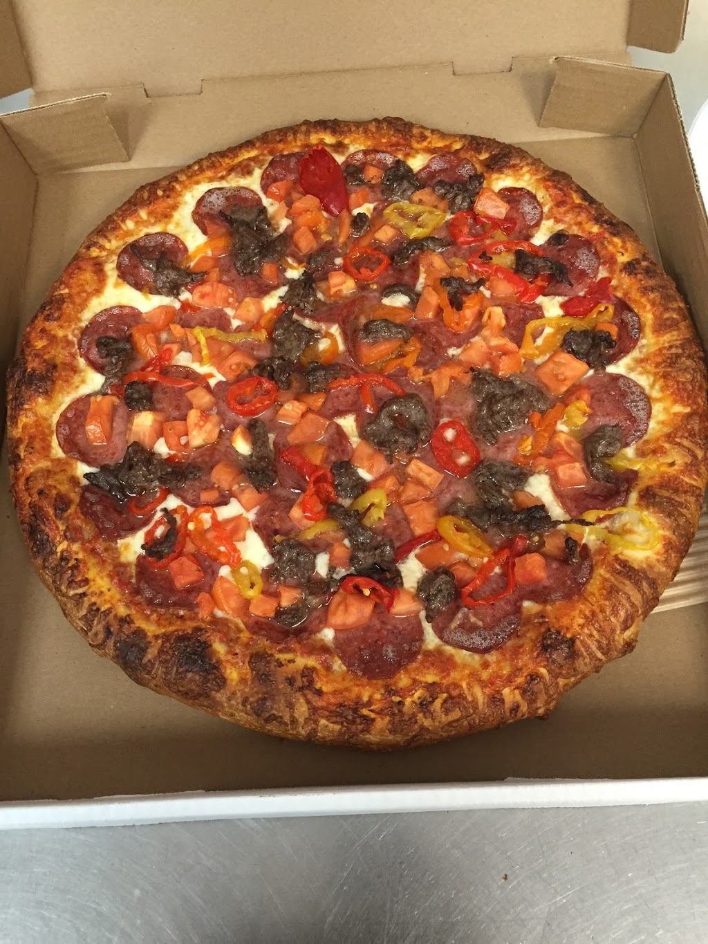 Chess pizza Viewmount | 350 Viewmount Dr, Nepean, ON K2E 7T5, Canada | Phone: (613) 224-4442