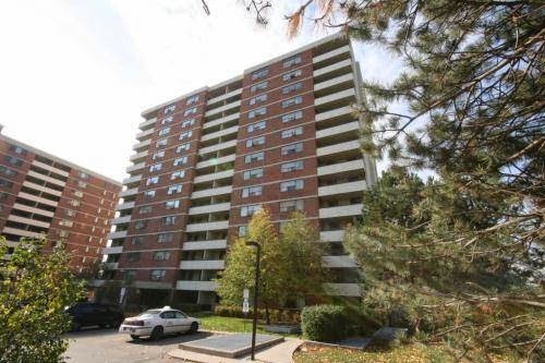 Silver Springs Apartments | 623 Finch Ave W, North York, ON M2R 3V4, Canada | Phone: (416) 633-0414