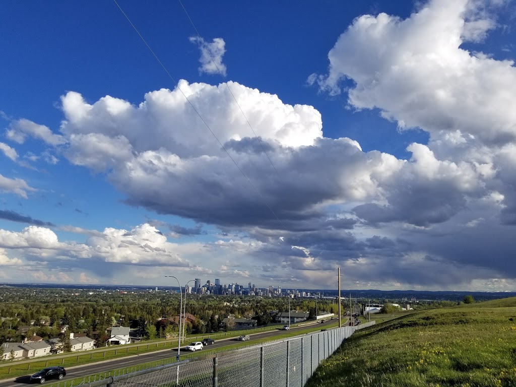 Nose Hill Park 14th street parking lot | 14 St NW, Calgary, AB T2K 5Y1, Canada