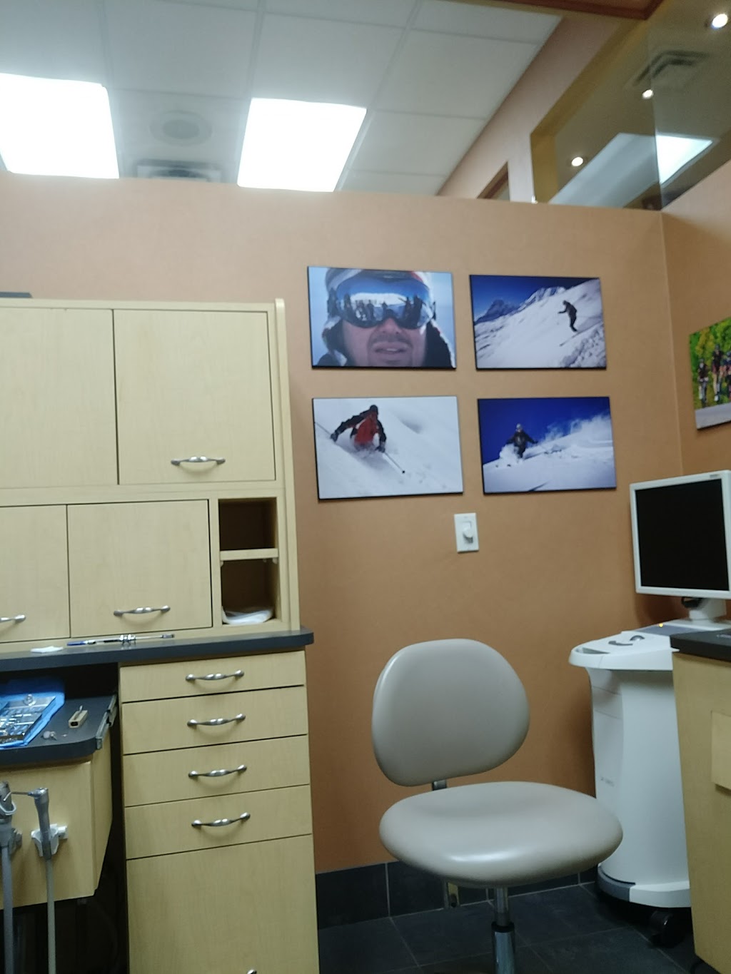 East Credit Dental Centre | 5100 Terry Fox Way, Mississauga, ON L5V 1R7, Canada | Phone: (905) 567-1132