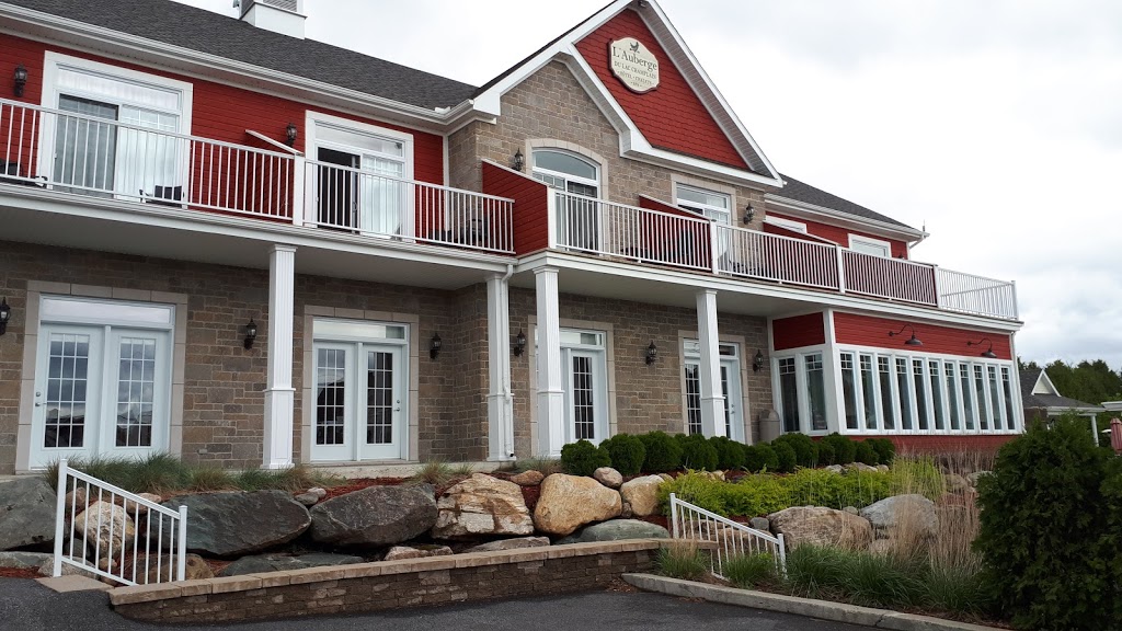 L Auberge du Lac Champlain | 257 Avenue de Venise O, Venise-en-Québec, QC J0J 2K0, Canada | Phone: (855) 344-5244