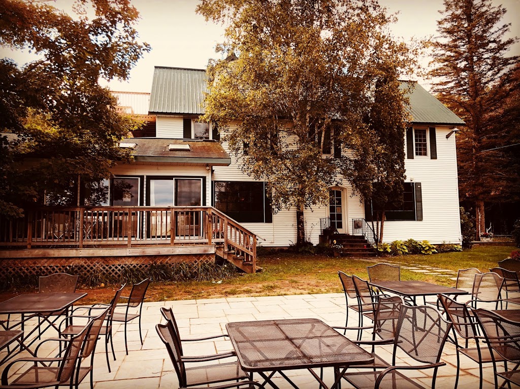 The Portage Inn | 1563 N Portage Rd, Huntsville, ON P1H 2J6, Canada | Phone: (705) 788-7171