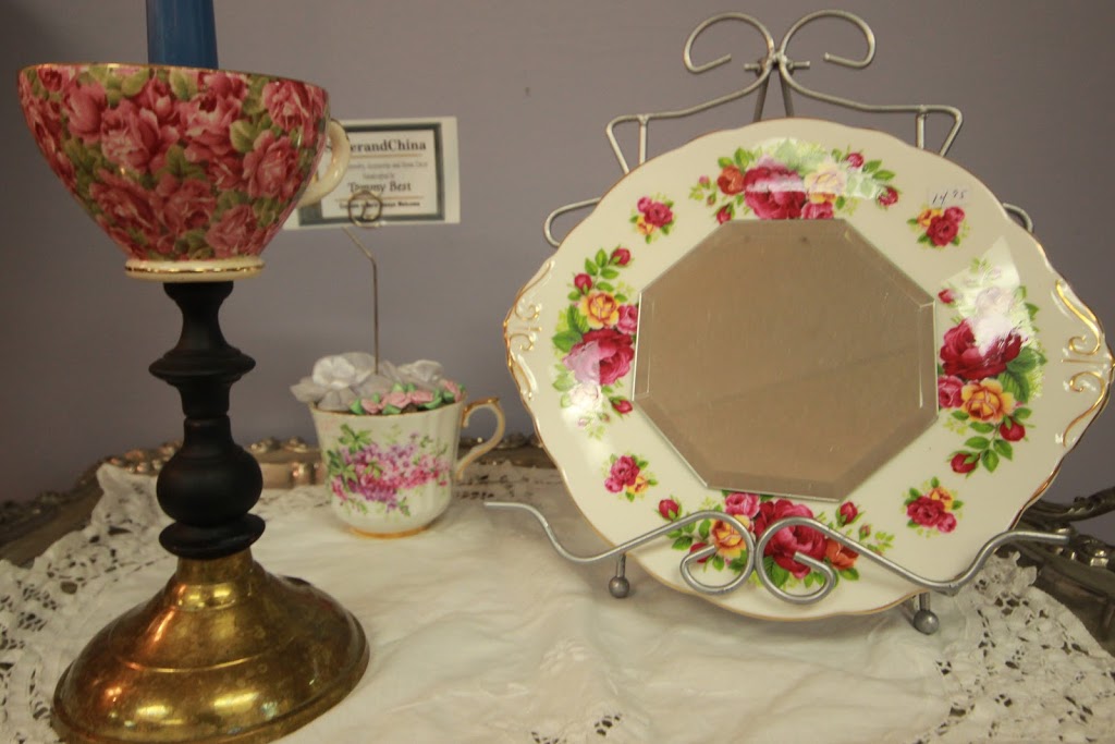 SilverandChina.....now known as MyVintageRevamped | 318 St Lawrence St, Merrickville, ON K0G 1N0, Canada | Phone: (613) 269-2187