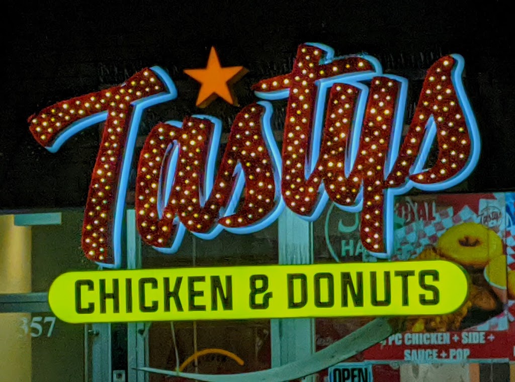 Tastys Chicken & Donuts | 357 Spadina Ave, Toronto, ON M5T 2G3, Canada | Phone: (416) 901-4494