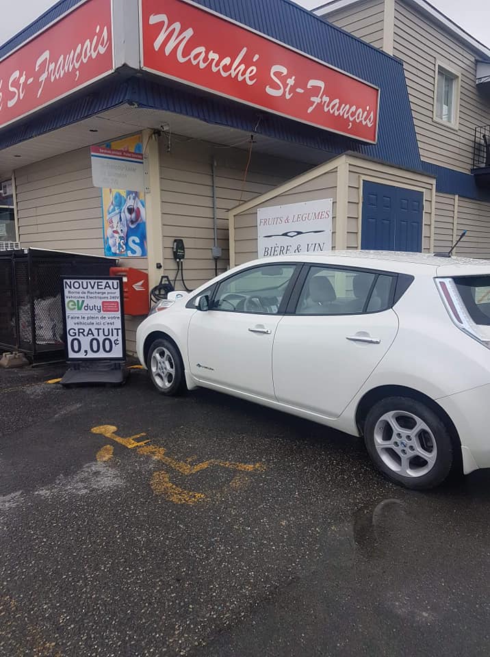 Borne de recharge VÉ/EV Charging station | 144 Rue Principale, Saint-François-Xavier-de-Brompton, QC J0B 2V0, Canada | Phone: (819) 845-3687