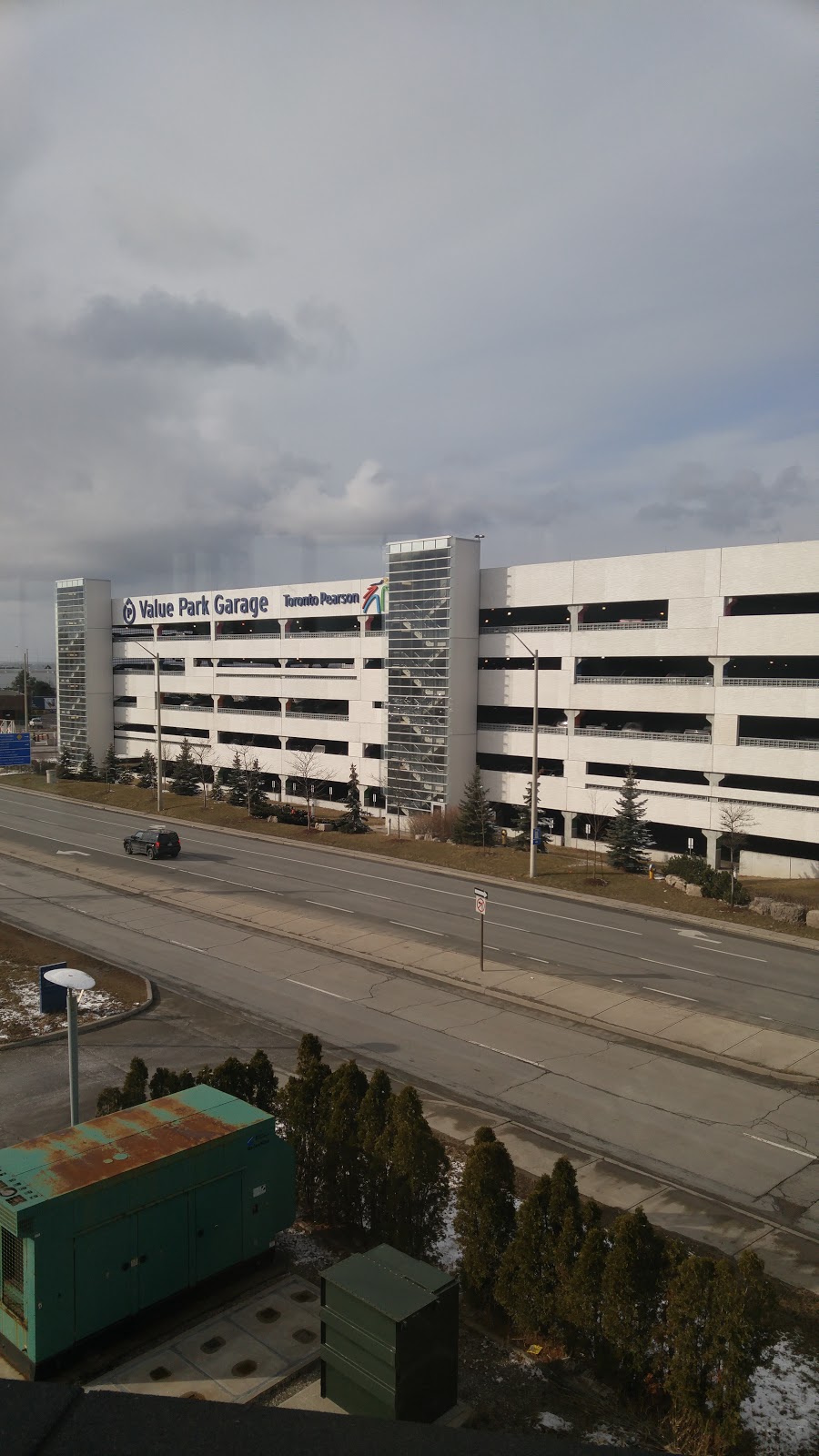 GTAA Value Park Lot | 6135 Airport Rd, Mississauga, ON L4V 1E3, Canada | Phone: (416) 776-5158