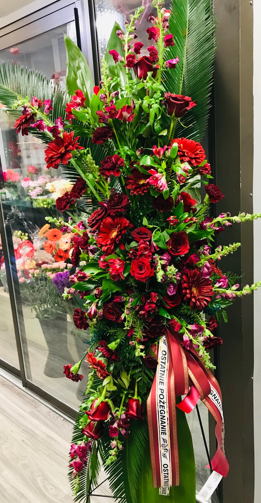 M.A.K. FLOWERS & GIFTS | 1906 Dundas St E UNIT 1, Mississauga, ON L4X 1L9, Canada | Phone: (905) 277-1246