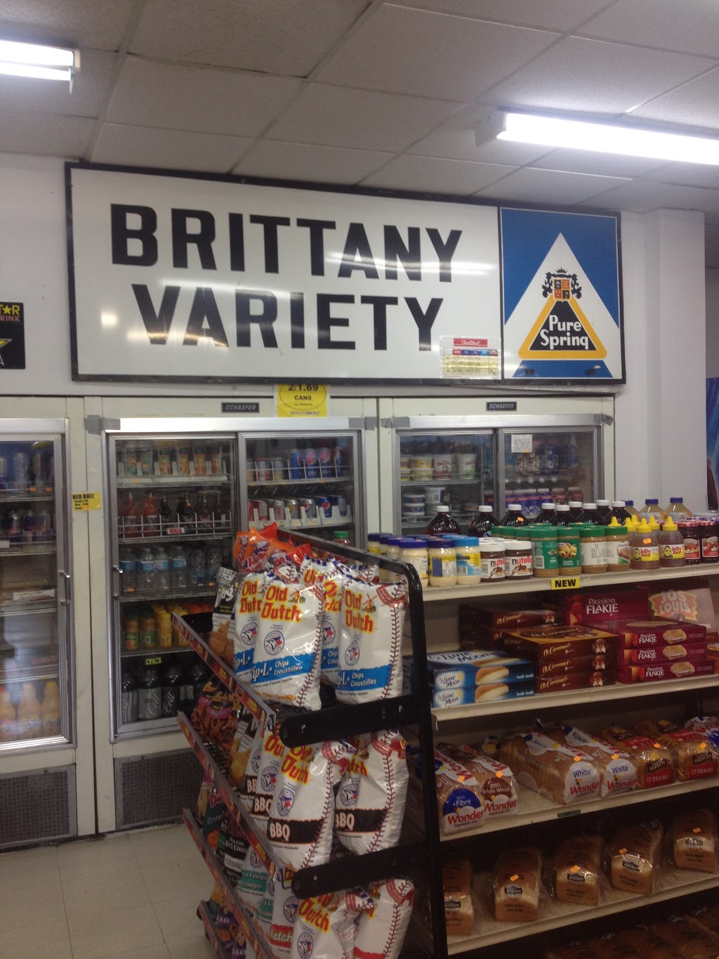 Brittany Grocery | 230 Brittany Dr, Ottawa, ON K1K 0R6, Canada | Phone: (613) 746-6527