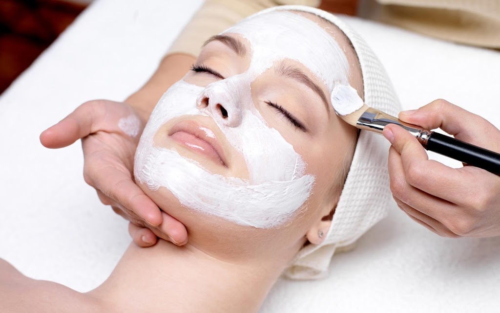 Aura Skincare Salon (Ladies Only) | 9 Abbotsbury Dr, Brampton, ON L6X 0S4, Canada | Phone: (647) 832-2625