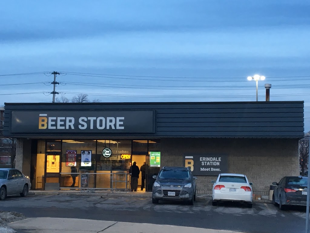 Beer Store | 3030 Erindale Station Rd, Mississauga, ON L5C 2T3, Canada | Phone: (905) 279-2913