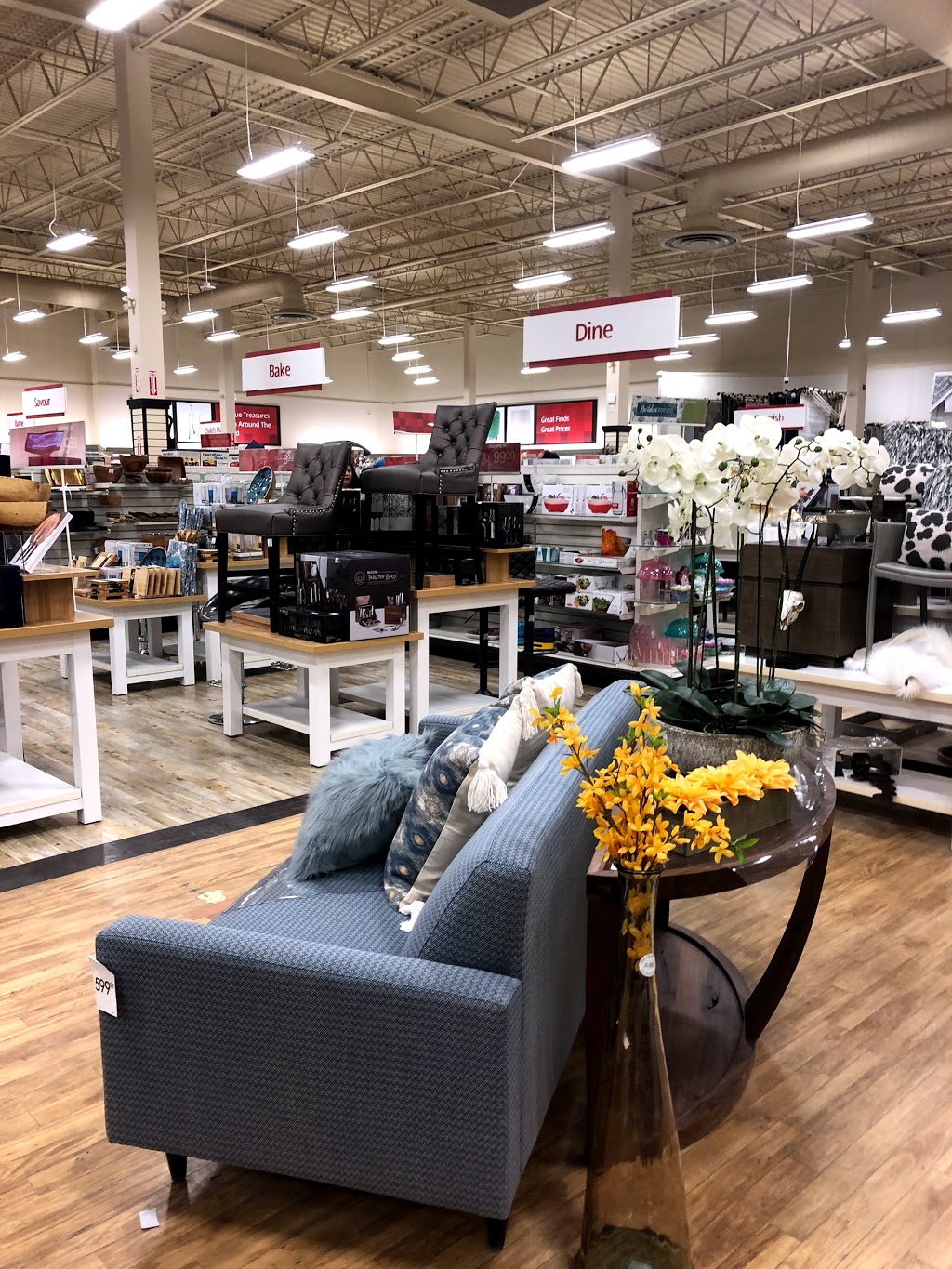 HomeSense | 17940 Yonge St, Newmarket, ON L3Y 8S4, Canada | Phone: (905) 830-4418