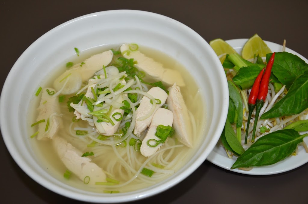 Ginger Pho | 2590 Weston Rd, North York, ON M9N 2A9, Canada | Phone: (416) 241-8787