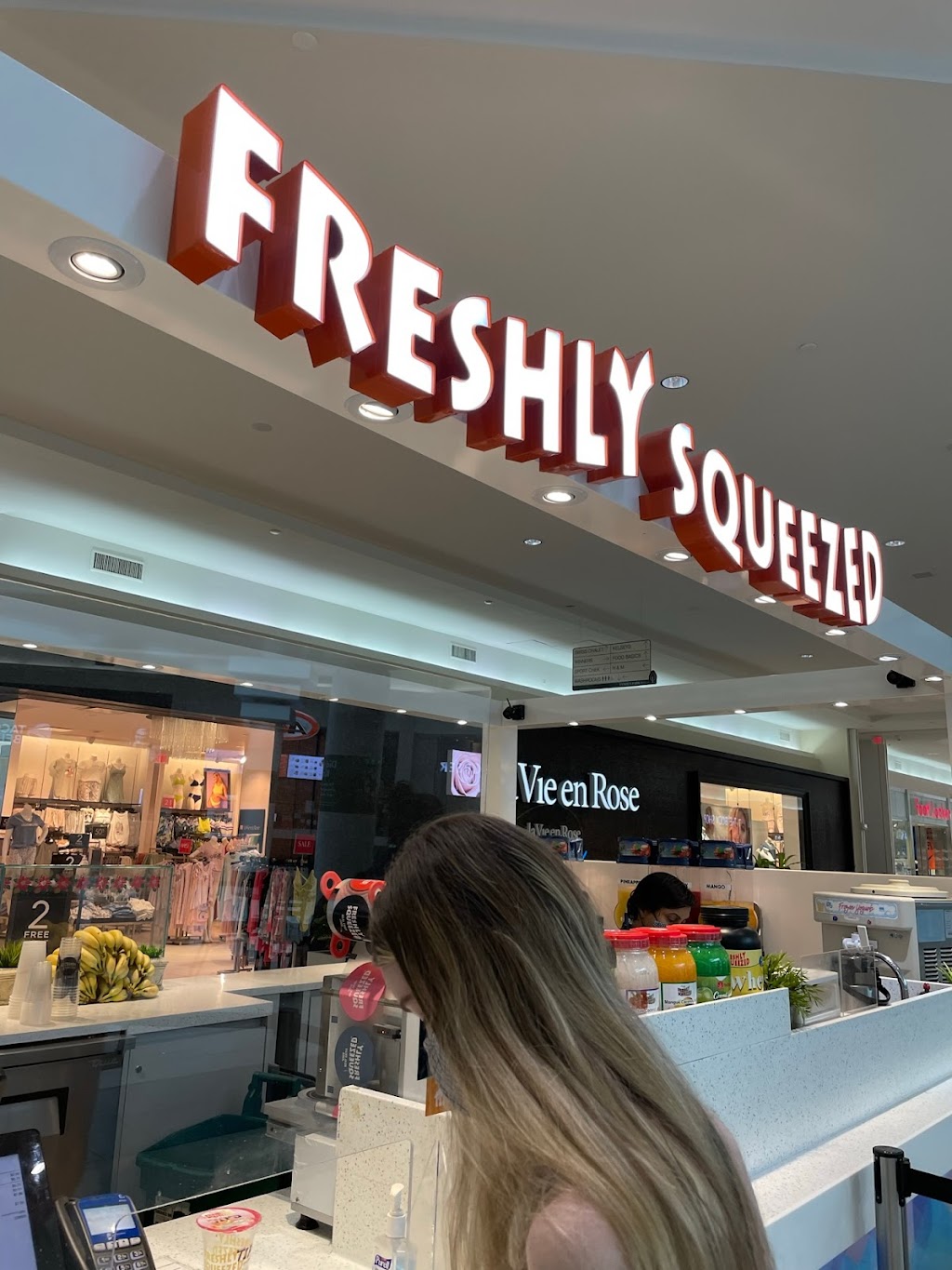 Freshly Squeezed | Lynden Park Mall, 84 Lynden Rd K7, Brantford, ON N3R 6B8, Canada | Phone: (519) 753-2030