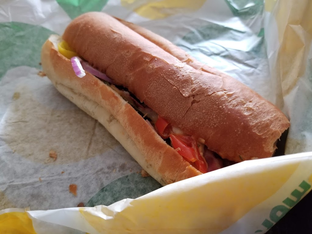 Subway | 190A Cumberland St S, Thunder Bay, ON P7B 1K6, Canada | Phone: (807) 345-9421