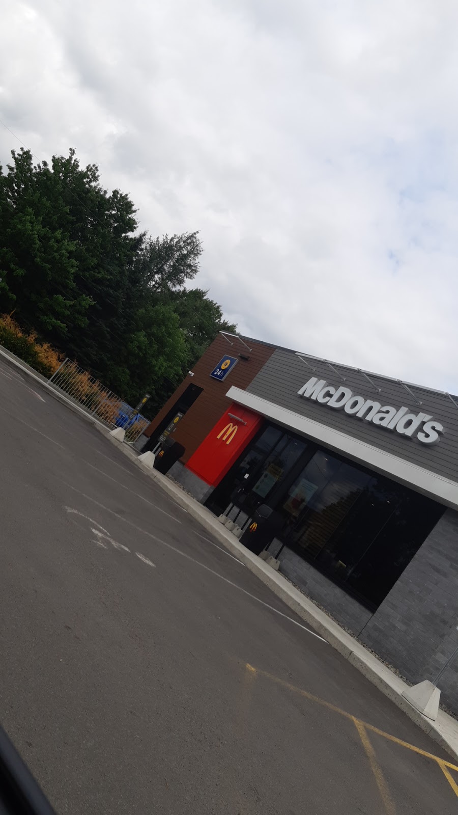 McDonalds | 2638 Boulevard du Curé-Labelle, Prévost, QC J0R 1T0, Canada | Phone: (450) 224-4788