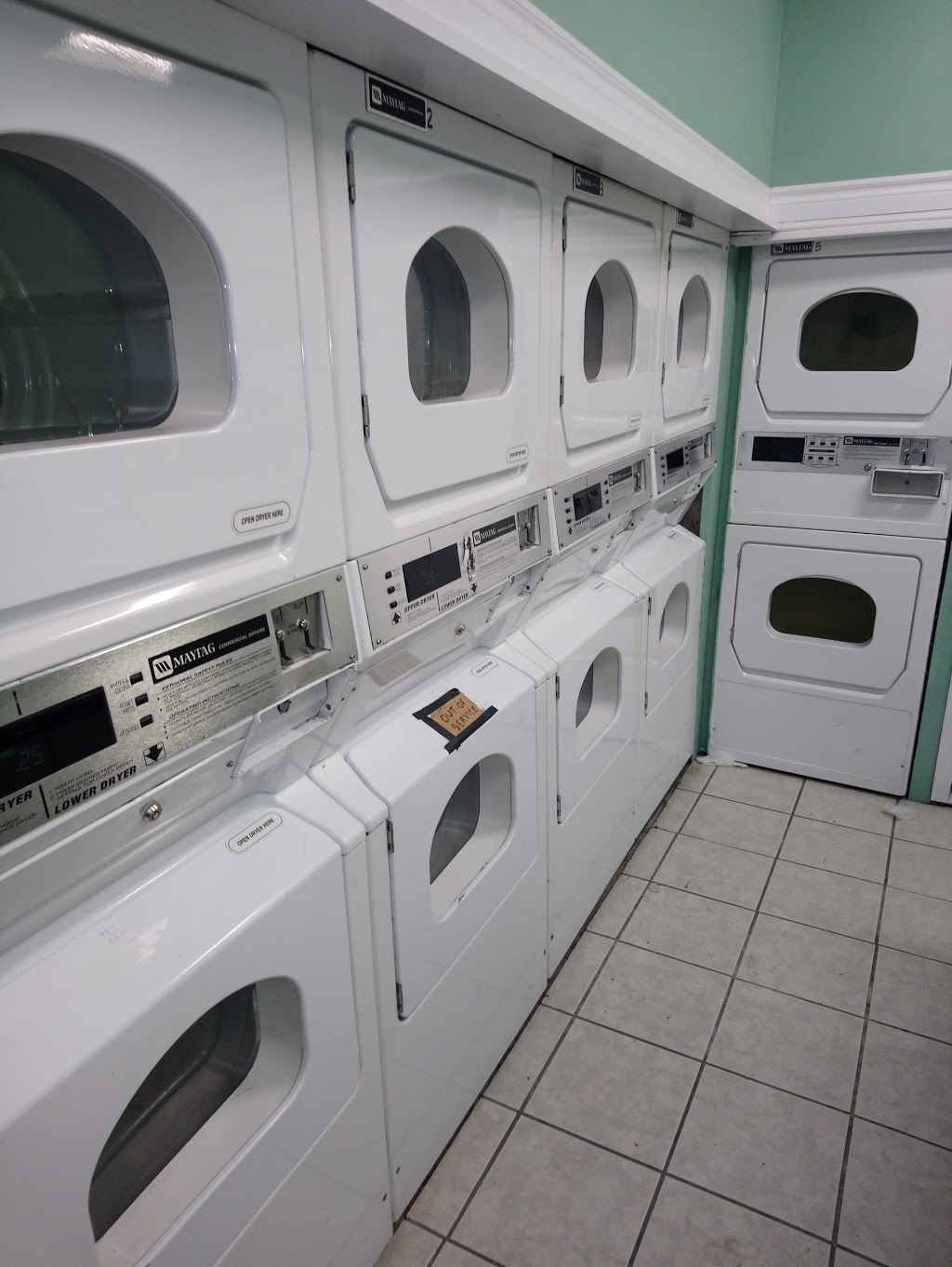 J& L LAUNDROMAT | 363 Barton St E, Hamilton, ON L8L 2X8, Canada