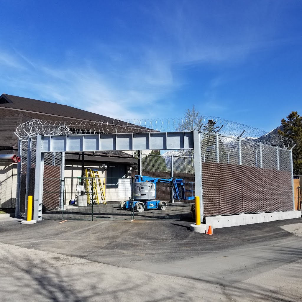 Universal Fence | Box 998, Tofield, AB T0B 4J0, Canada | Phone: (780) 919-0934