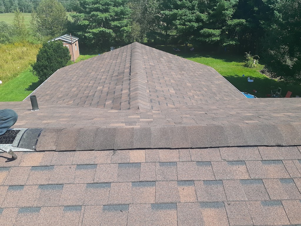 Halliday roofing | 41 Station Rd, Wilmot, NS B0P 1W0, Canada | Phone: (902) 309-2925