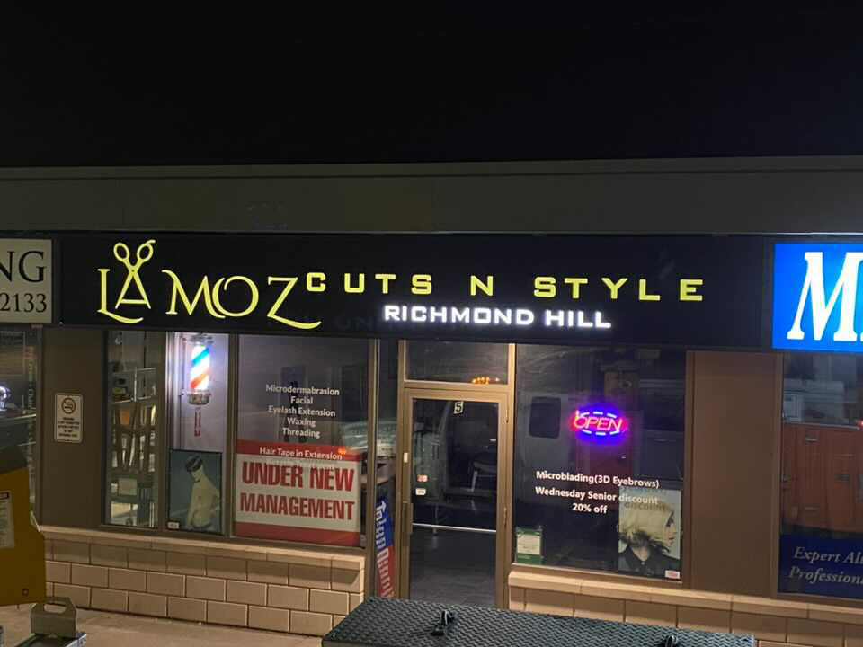 La moz Richmond Hill | 13495 Bathurst St, Richmond Hill, ON L4E 4P2, Canada | Phone: (647) 631-7900