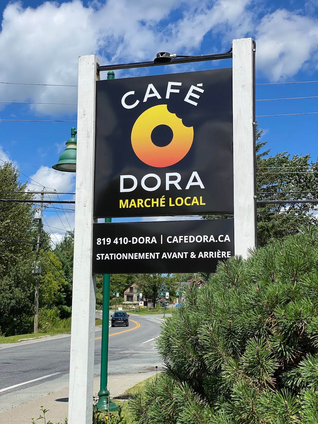 Dora Café et Marché local - Orford | 2329 Chem. du Parc, Orford, QC J1X 7A2, Canada | Phone: (819) 410-3672