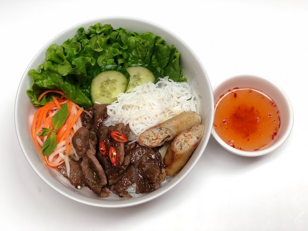 Pho Viet | 1550 S Gateway Rd, Mississauga, ON L4W 5G6, Canada | Phone: (905) 206-8988