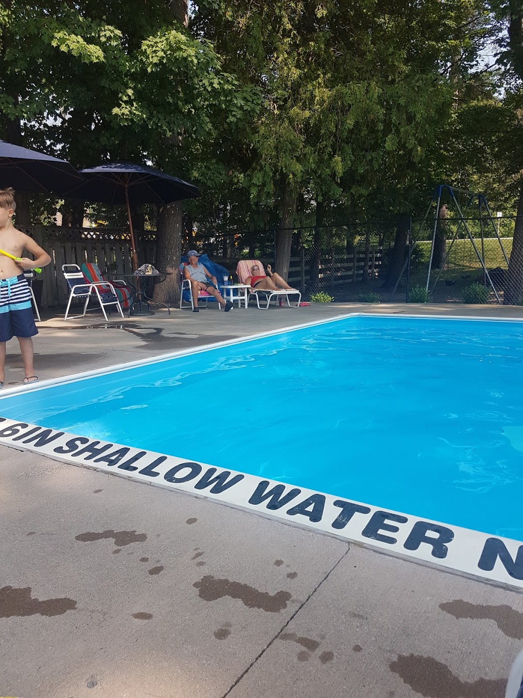 Blue Water Motel | 121 Ontario St S, Grand Bend, ON N0M 1T0, Canada | Phone: (519) 238-2014