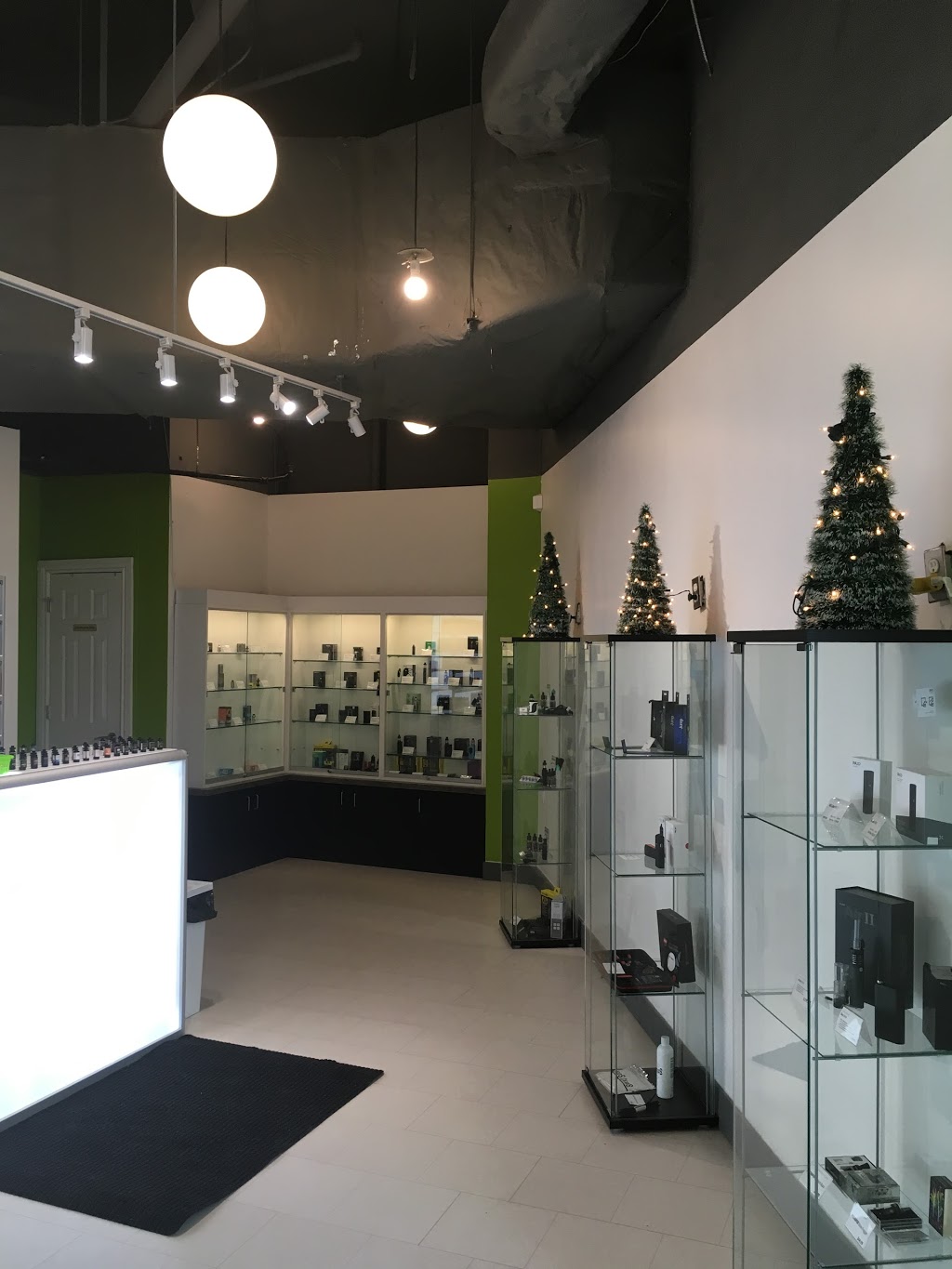 180 Smoke Vape Store | 228 Queens Quay W Unit 9, Toronto, ON M5J 2X1, Canada | Phone: (647) 350-0180