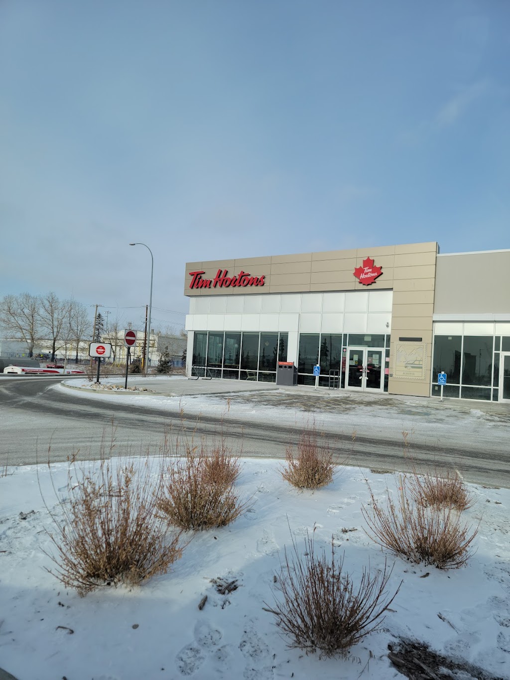 Tim Hortons Barlow Square | 8945 38 St SE, Calgary, AB T2C 2P1, Canada | Phone: (587) 956-7866