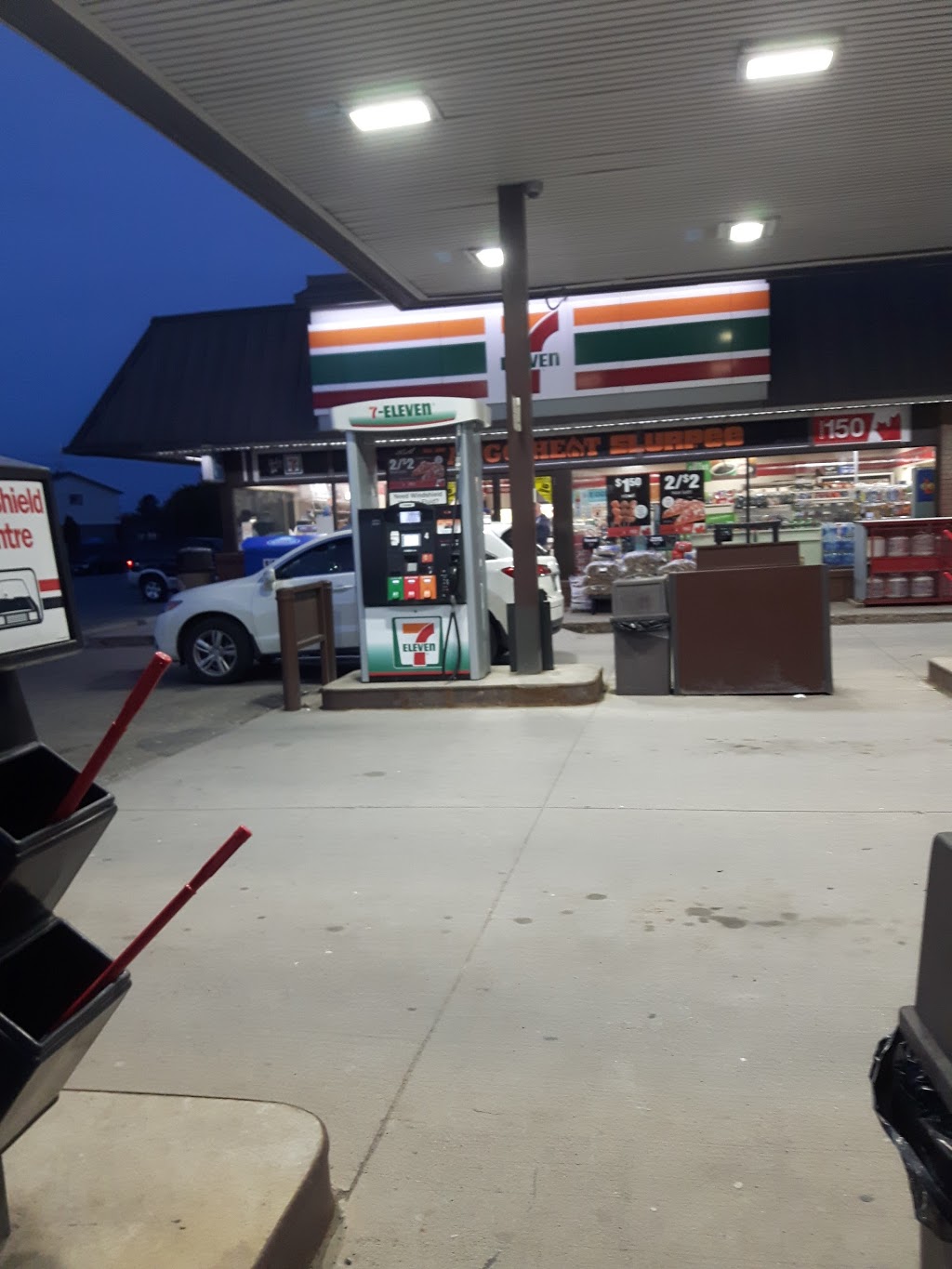 7-Eleven | 314 316 Lake St, St. Catharines, ON L2N 4H4, Canada | Phone: (905) 934-5885