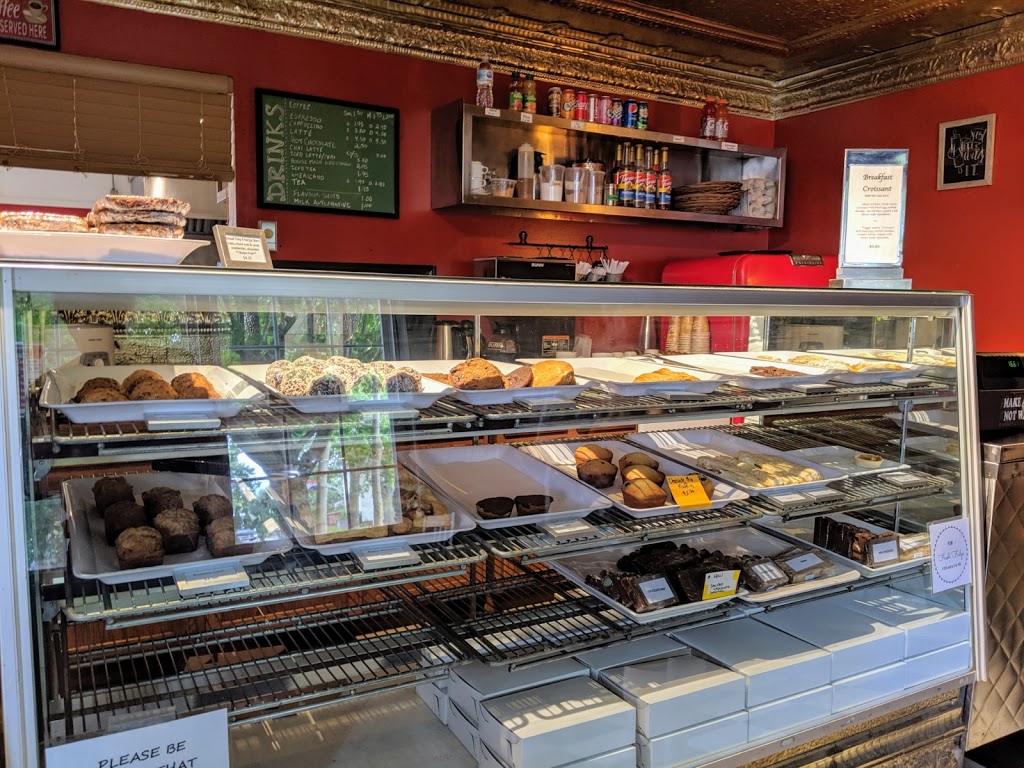 The Bakery - Pelee Island | 5 N Shore Rd, Pelee Island, ON N0R 1M0, Canada | Phone: (519) 724-2321