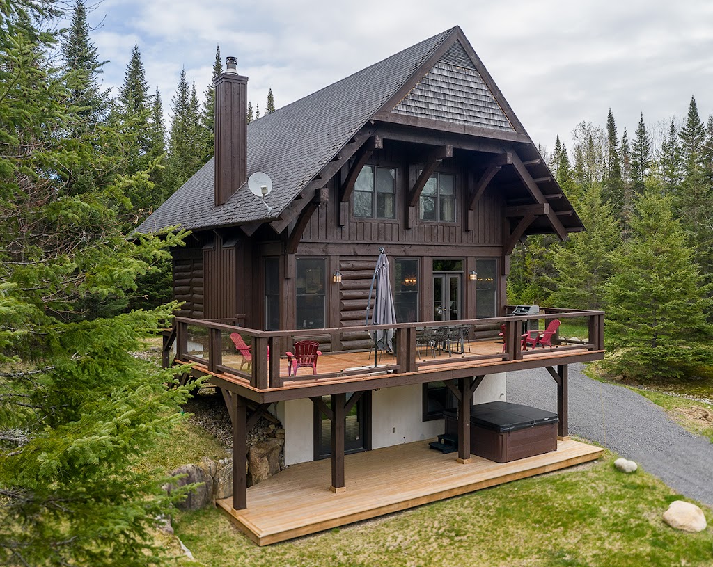 Cote Nord Tremblant Chalet Boreale | Chalet Boreale, 52 Chem. des Buissons, Lac-Supérieur, QC J0T 1P0, Canada | Phone: (888) 624-6097