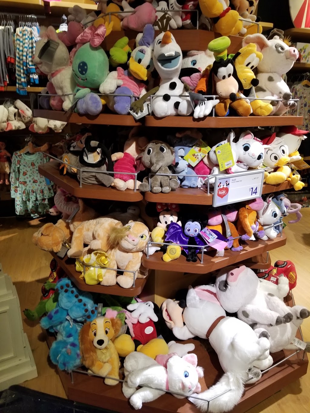 Disney Store | 17600 Yonge St, Newmarket, ON L3Y 4Z1, Canada | Phone: (905) 836-0523