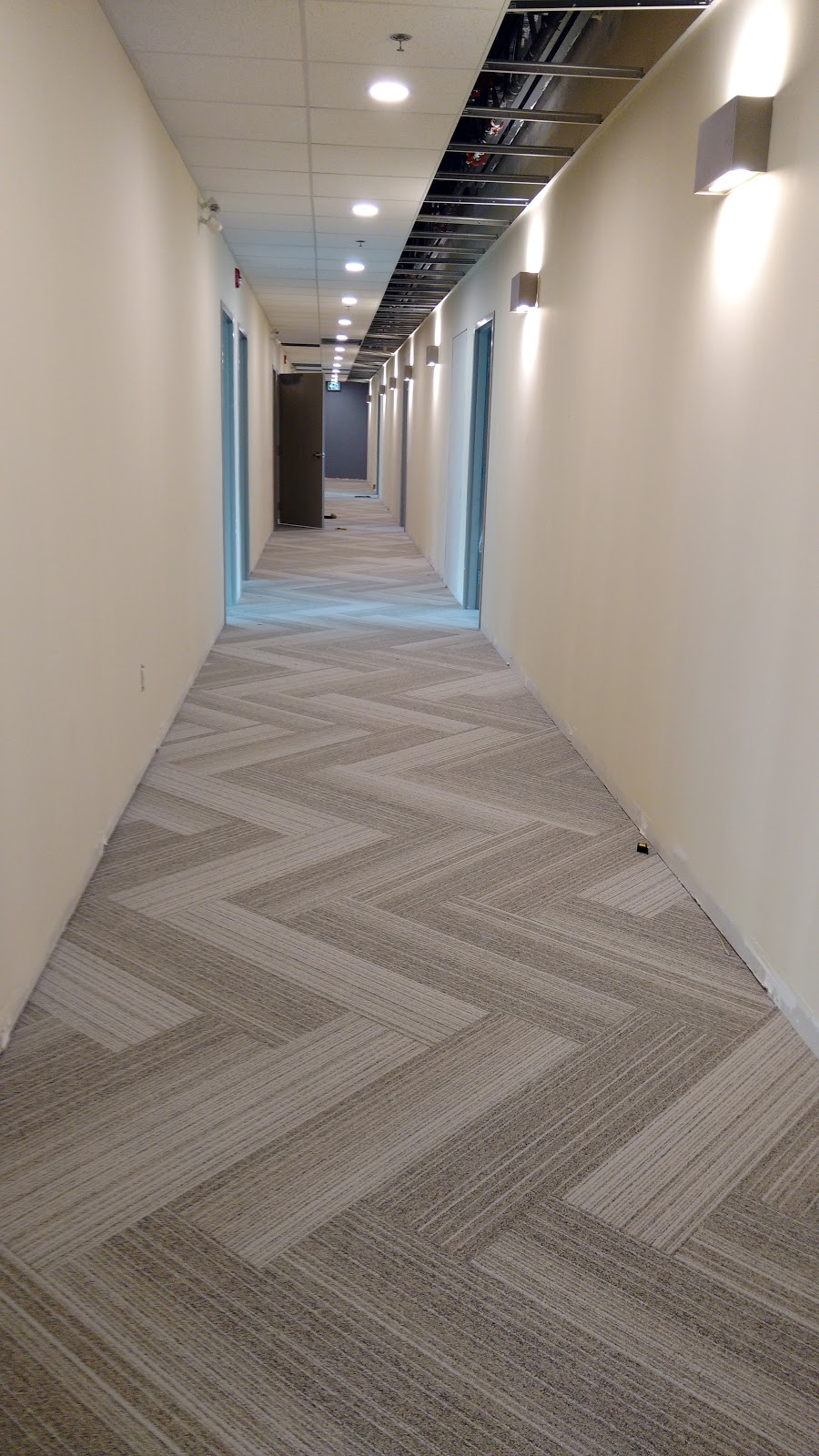 R.N.E. Carpet Solutions | 1995 Victoria St, Innisfil, ON L9S 1J6, Canada | Phone: (705) 734-8053