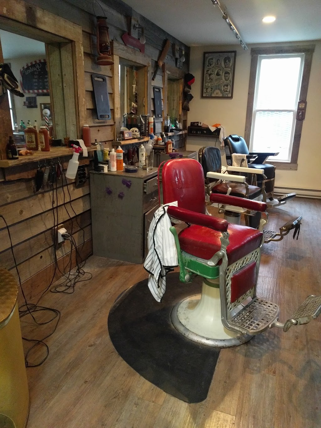 Bootleg Barbers | 748 E Hastings St, Vancouver, BC V6A 1R5, Canada | Phone: (604) 970-0815