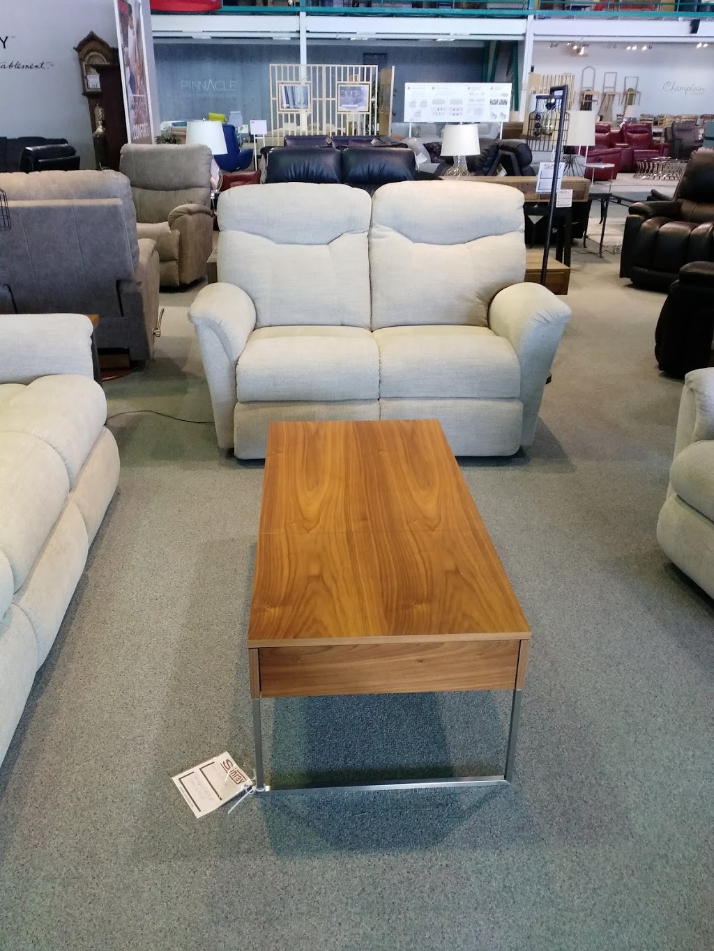 Sinray Furniture Shop | 555 Rue OKeefe, Salaberry-de-Valleyfield, QC J6S 5C6, Canada | Phone: (450) 373-1222