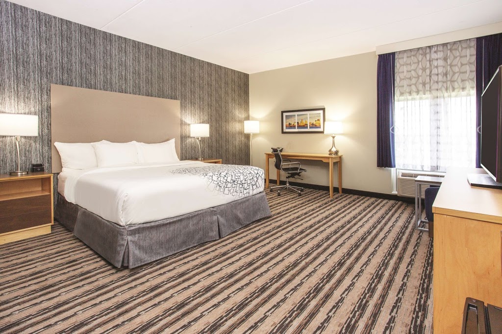 La Quinta Inn & Suites by Wyndham Buffalo Amherst | 145 Inn Keepers Ln, Buffalo, NY 14228, USA | Phone: (716) 691-8200