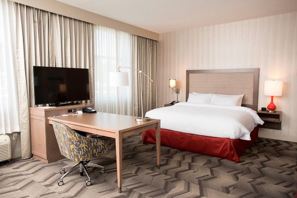 Hampton Inn & Suites by Hilton Thunder Bay | 760 Arthur St W, Thunder Bay, ON P7E 5R9, Canada | Phone: (807) 577-5000