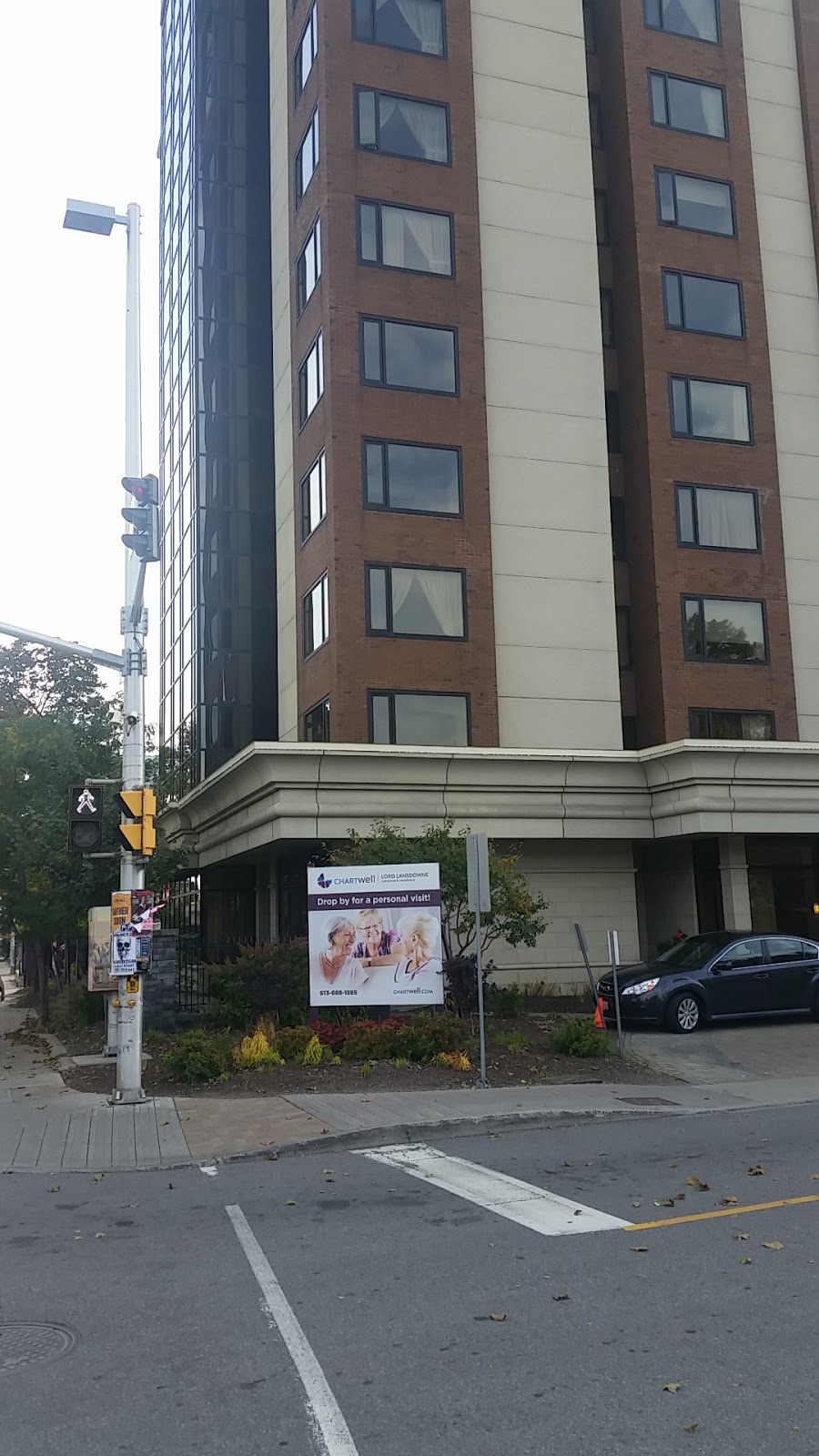 Chartwell Lord Lansdowne Retirement Residence | 920 Bank St, Ottawa, ON K1S 1M8, Canada | Phone: (613) 230-9900