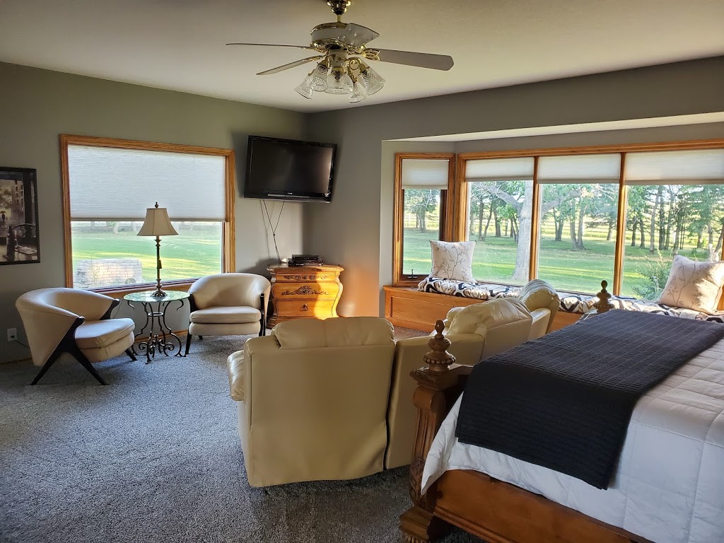Rolling Hills Country Resort Bed and Breakfast | Rural route 22-2, off highway 27 east, AB, Three Hills, AB T0M 2A0, Canada | Phone: (403) 425-0300