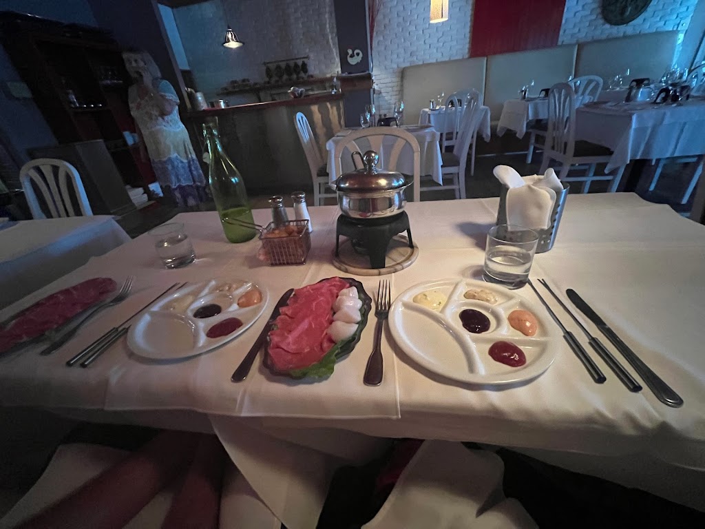 Restaurant La Fondue Du Prince | 94 Rue Ste Anne, Sainte-Anne-de-Bellevue, QC H9X 1L8, Canada | Phone: (514) 457-6278