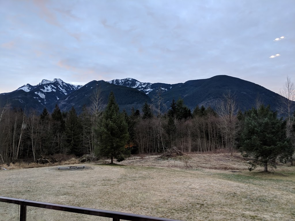 MountainView Lodge | 4601 Bench Road, Chilliwack, BC V4Z 1G2, Canada