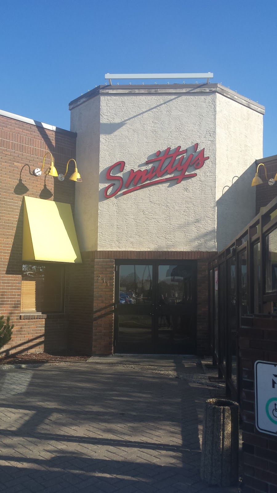 Smittys Family Restaurant | 211 Albert St N, Regina, SK S4R 3C2, Canada | Phone: (306) 569-1511