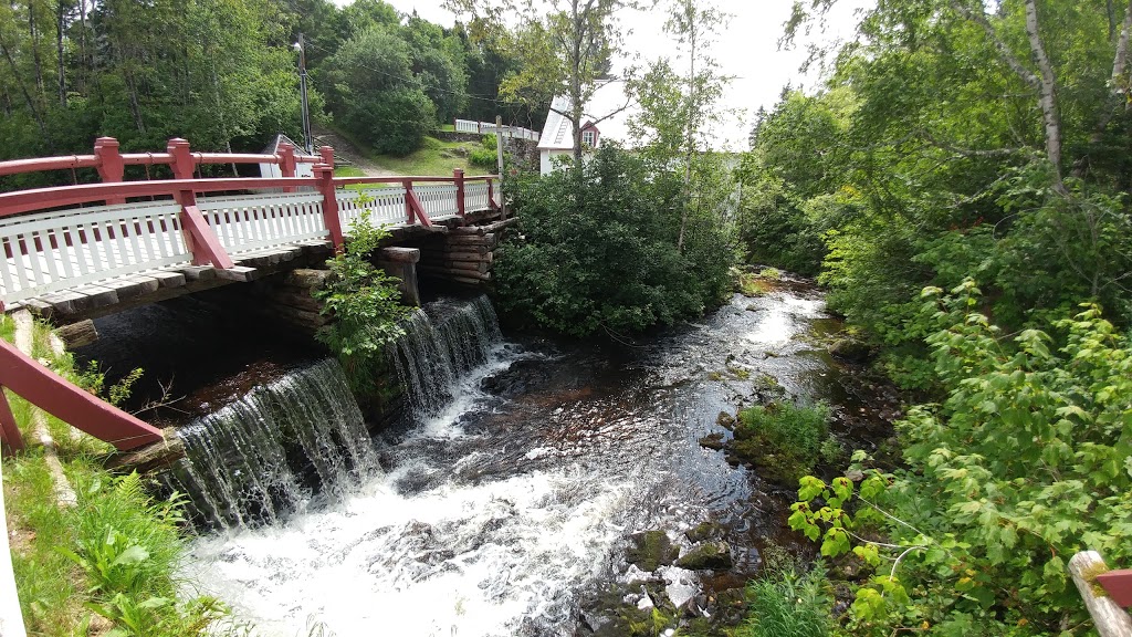 Camp Le Manoir | 2058 Route du Fleuve, Les Éboulements, QC G0A 2M0, Canada | Phone: (418) 635-2666