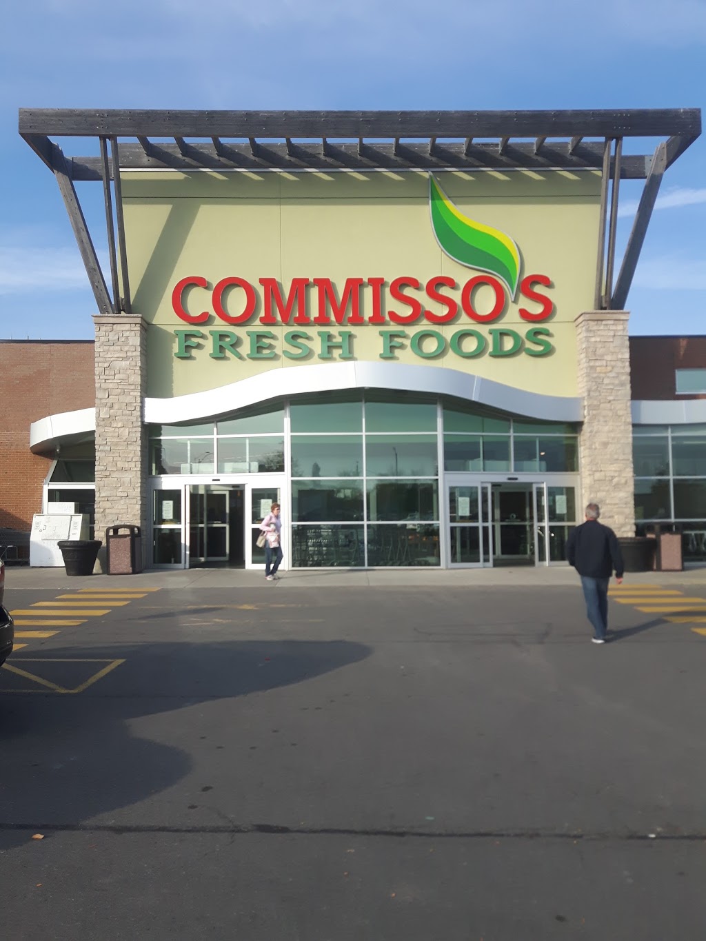 Commissos Fresh Foods | 6161 Regional Rd 57, Niagara Falls, ON L2J 1A4, Canada | Phone: (905) 357-6600