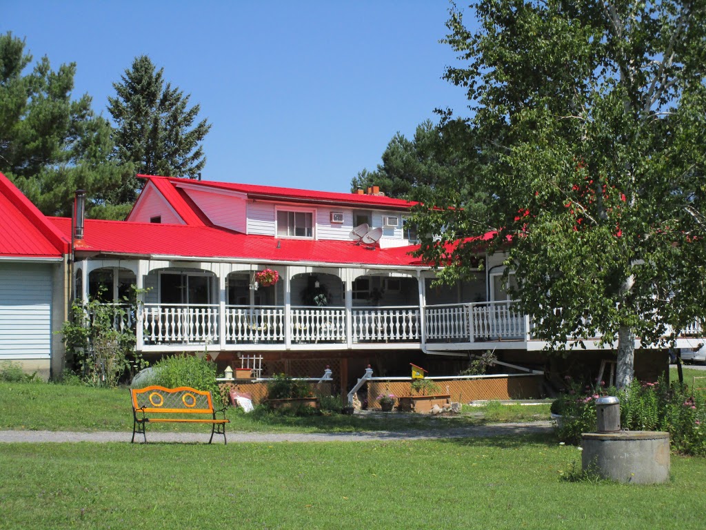 Golden Pond Retirement Residence | 387 Goodrich Rd, Codrington, ON K0K 1R0, Canada | Phone: (613) 475-4846