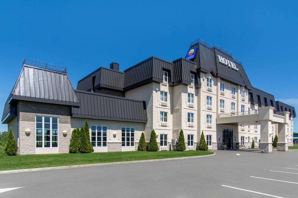 Comfort Inn & Suites | 1394 Route des Rivières, Saint-Nicolas, QC G7A 2N9, Canada | Phone: (418) 836-3336