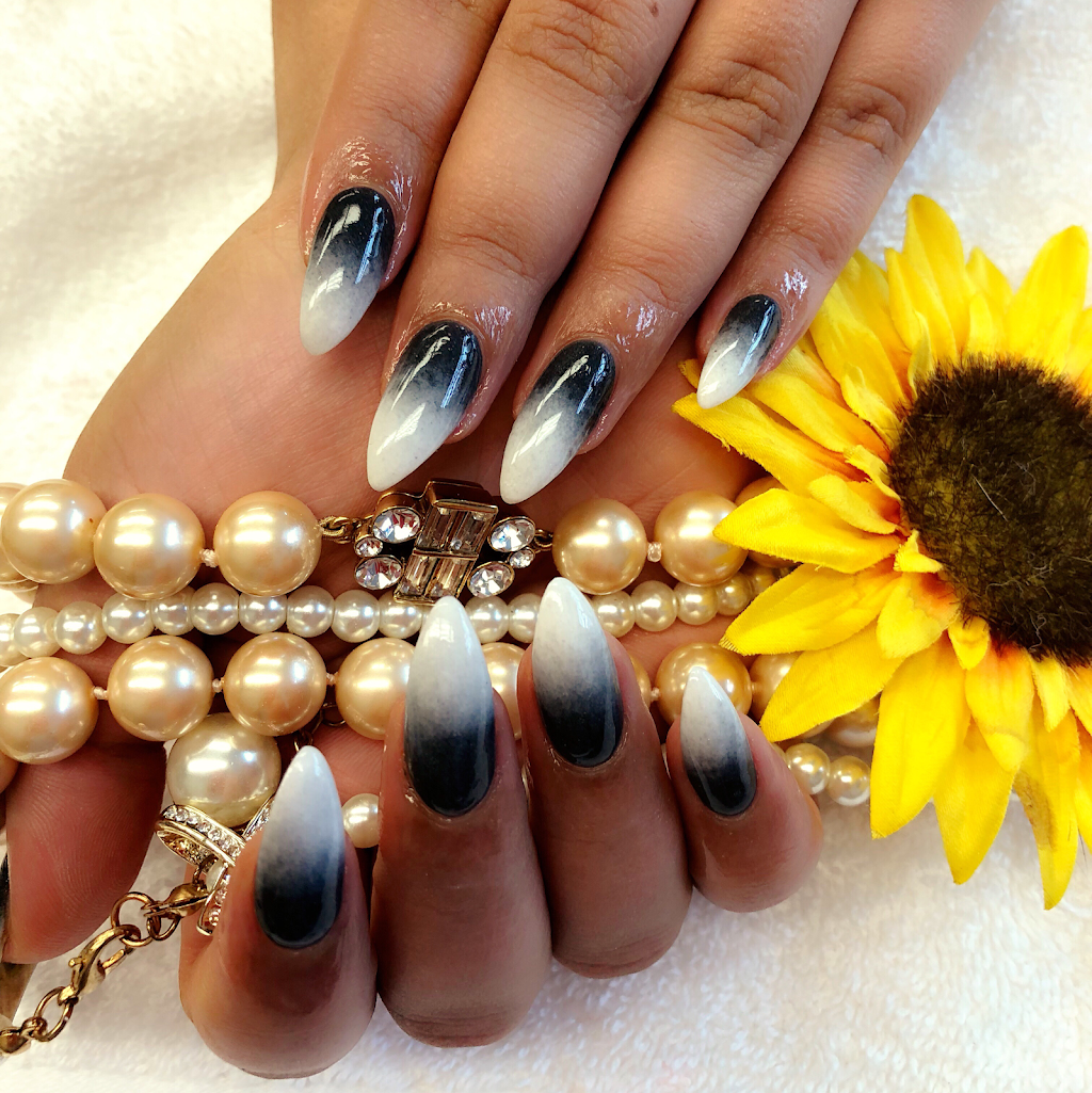 Classy Nail Bar | 727 The Queensway, Etobicoke, ON M8Y 1L4, Canada | Phone: (416) 546-4900