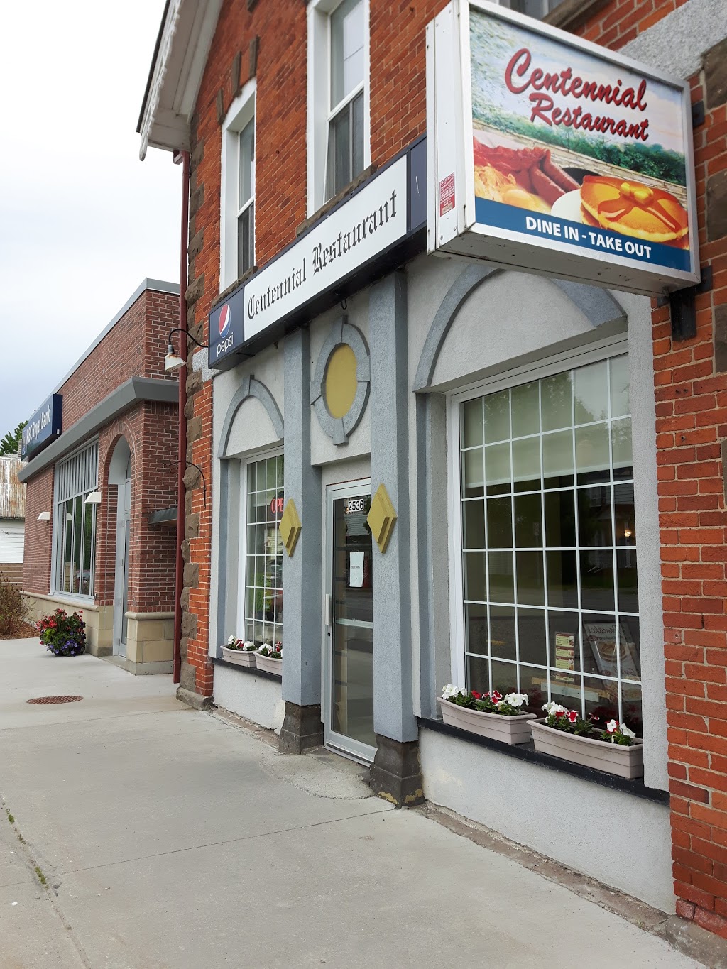 Centennial Restaurant | 2536 Graham Street, Pakenham, ON K0A 2X0, Canada | Phone: (613) 624-5413